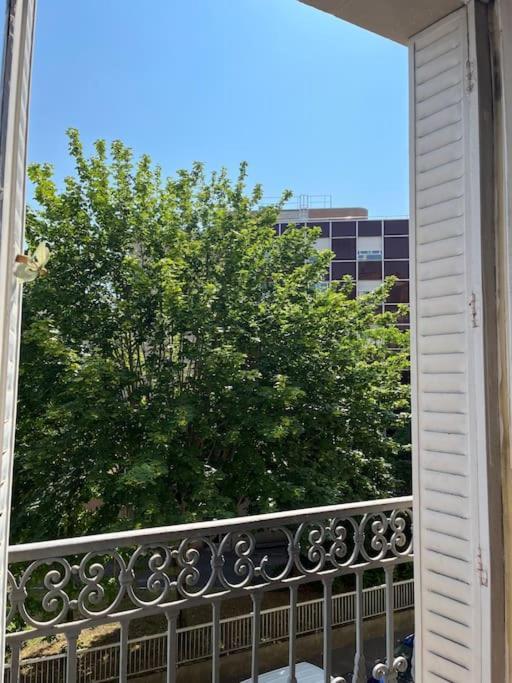 Beautiful With Balcony * Parijs